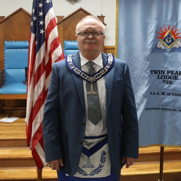 Bob Hartman as Senior Warden